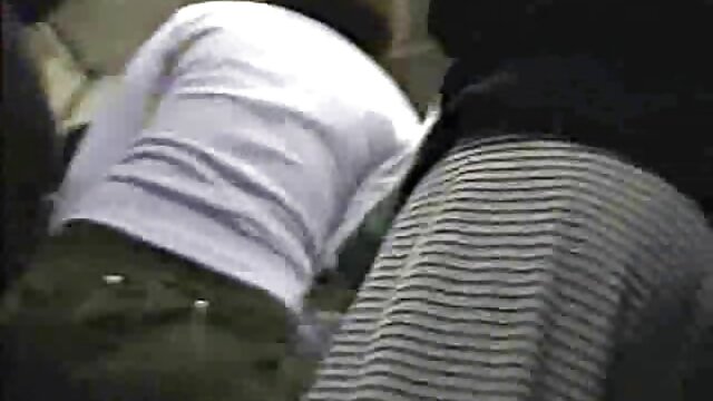 秋の森で服を脱ぐ甘い瞳 セックス 動画 女性