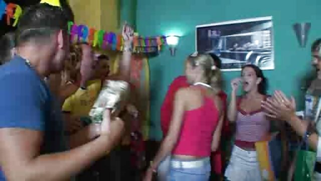 セクシーなマッチョと情熱的にファックススペインの女の子 動画 女性 セックス