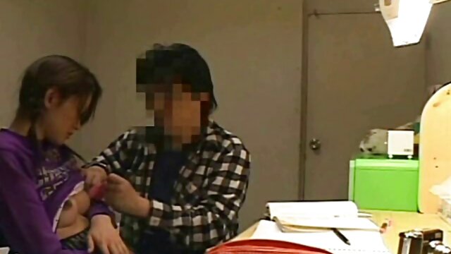 夕食の後にセックスをしている夫婦 女の子 無料 エッチ 動画