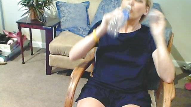 妻吸右のビーチに面 女性 の ため の 無料 アダルト 動画 ラブ エッチ loveh 女の子 向け av