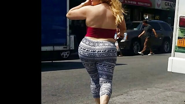 男性の朝食、そして奴隷はテーブルの下でペニスを吸っていた 無料 エロ 動画 女の子 向け