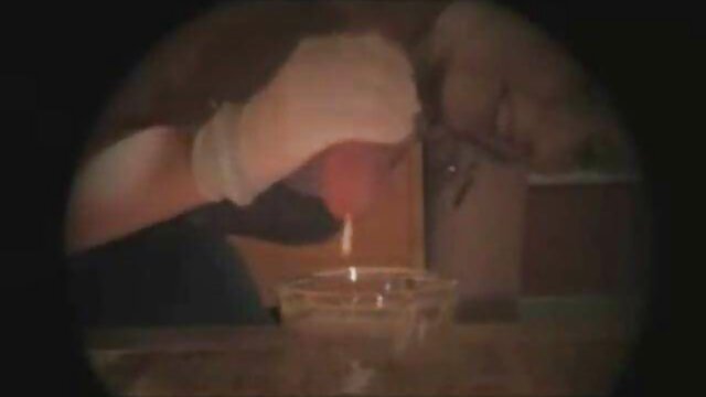 十代のブルネットは、ウェブカメラの前でセックスマシンで犯さ 女の子 向け の エロ 動画