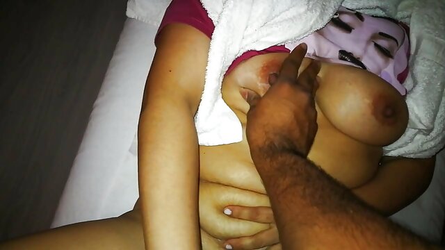 ブルネット大好き黒コックで彼女の膣 女の子 向け エロ 画像